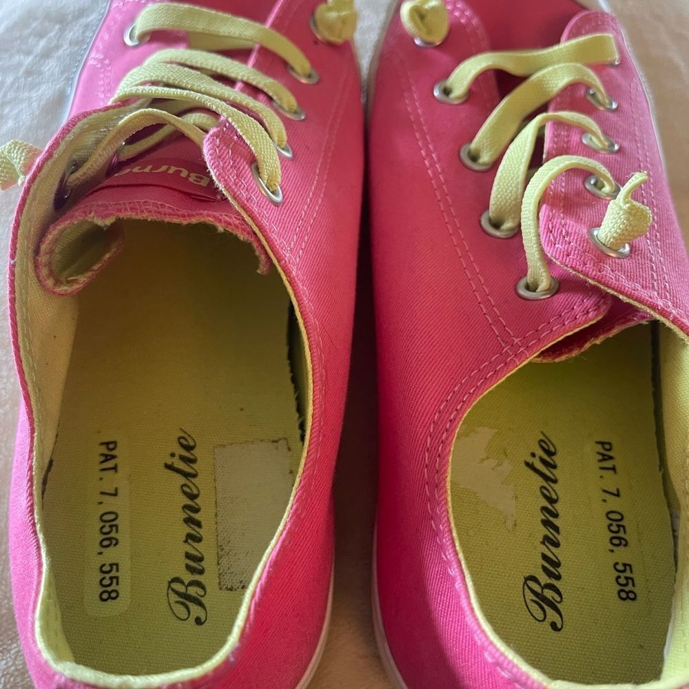BRAND NEW BURNETIE PINK AND GREEN LACE UP SNEAKERS. PREPPY. SIZE 8